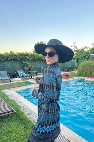Starinci Mayo ملابس سباحة ليكرا مغطاة بالكامل باللون الأزرق الداكن بنمط عرقي