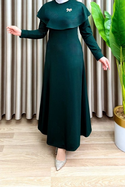 ALYA Rochie ARORA din țesătură rașel tricotată, verde, pentru femei, cu guler tip pelerină, elegantă