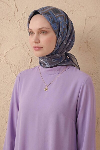 Silk Home وشاح ناعم بنمط هندسي نيلي 90x90