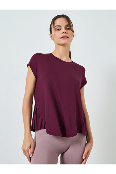 Styli Burgundy Pleated Side Curved Hem Short Sleeves Top