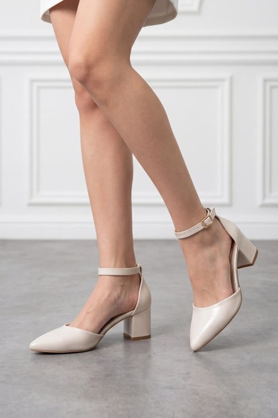 NAVİSHOES Γυναικεία παπούτσια με λουράκι στον αστράγαλο και μυτερή μύτη, με τ...
