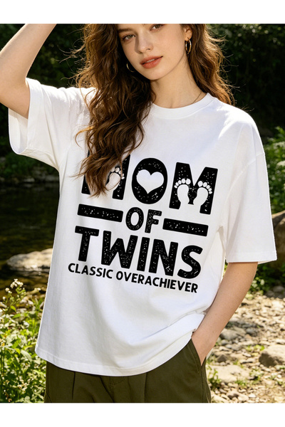 bolivia's تي شيرت نسائي مضحك بطباعة "Twins Classic Overachiever Text" لعيد ال...