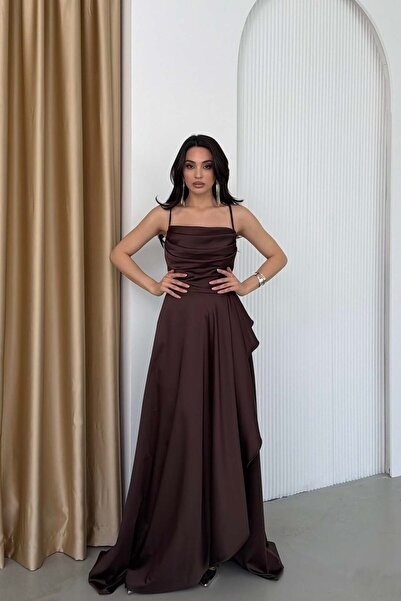 Serica Moda Kahverengi İnce Askılı Volanlı Yırtmaçlı Saten Abiye Elbise
