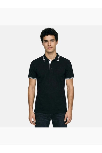 Lee Cooper Polo Shirt, Embroidered logo on the sleeve, fitted cut, made of Co...