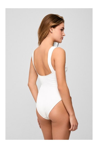 Kom Singo Textured Fabric Solid Color Swimsuit