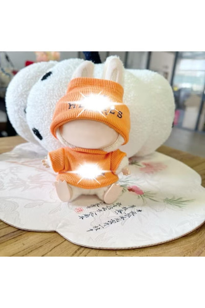 ACCESORİOS 17-cm plush doll accessories, including a variety of clothing sets...