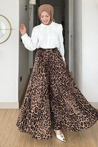 SaklıButik Pantaloni cu imprimeu leopard și fluturi