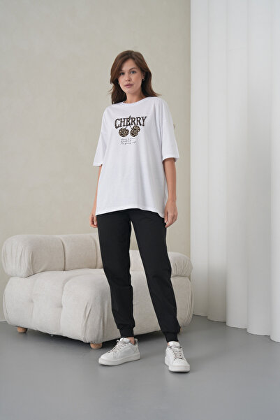 caddekombin Women's Leopard Pattern Cherry Printed White Round Neck T-Shirt B...