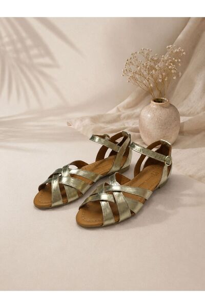 PİERRO SHOES صندل نسائي مريح للاستخدام اليومي مصنوع من الجلد الطبيعي مع تفاصيل حزام متقاطع