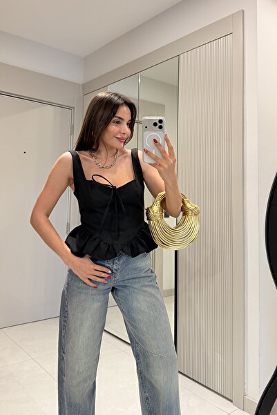 Gizem Ecemiş Stella Siyah Volanlı Kalp Yaka Büstiyer