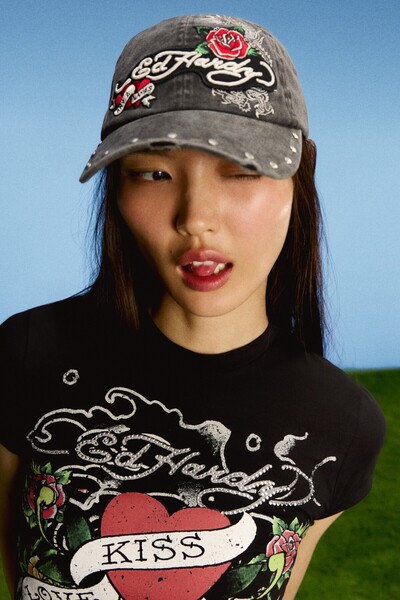 Bershka ED HARDY X işlemeli şapka
