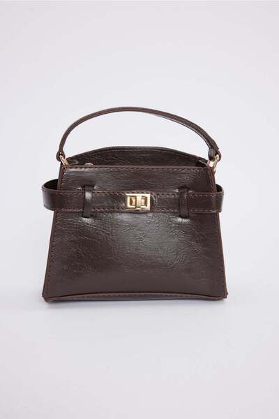 Tudors Women's Brown Wrinkled Textured Belted Hand and Shoulder Bag