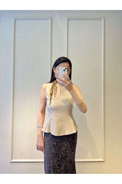 Zims Butik Belden Oturtmalı Peplum Detaylı Bluz – Bej