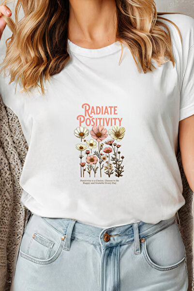 Sarah's Boutique Women's T-shirt – 100% cotton – Radiate Daisies