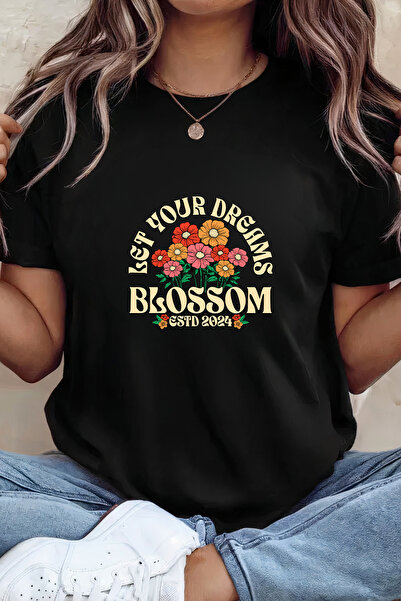 Sarah's Boutique Women's T-shirt – 100% cotton – Blossom Dreams