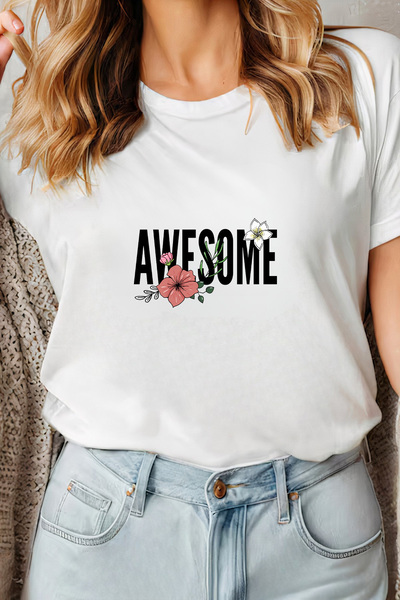 Sarah's Boutique Women's T-shirt – 100% cotton – Awesome Floral