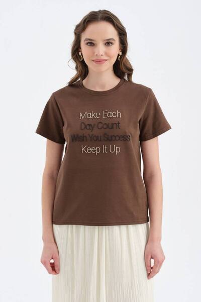 tw3 Women's 100% cotton short sleeve t-shirt with embroidered text detail on ...