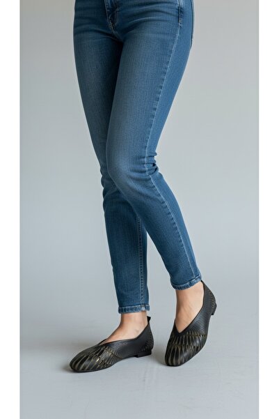 PİERRO SHOES Hakiki Deri V Kesim Detaylı Kadın Günlük Babet