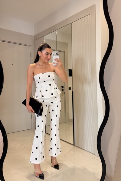 Gizem Ecemiş Rodeo Beyaz Straplez Puantiyeli Tulum