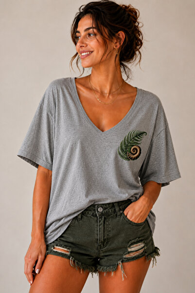 ArtYus Leaf and Snail Printed V-Neck Casual Unisex Oversize T-Shirt - Cotton ...