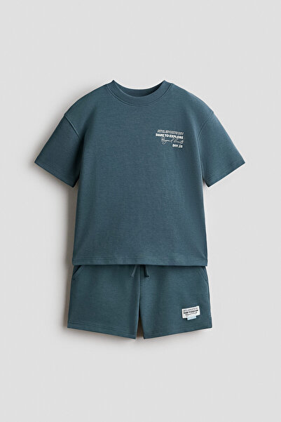 H&M Tişört ve Sweatshirt Şort İçeren 2 Parçalı Set