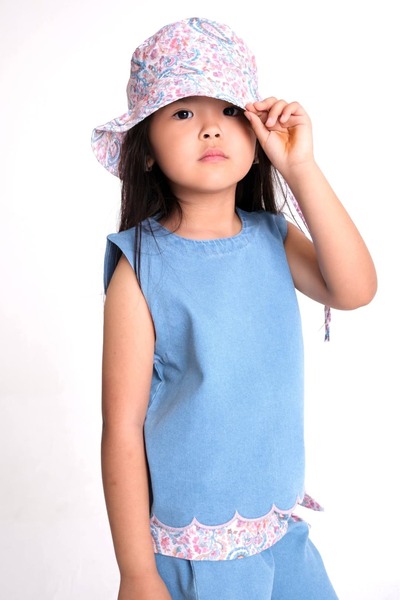 le petit sole Kız Çocuk 3 parça kot takım Şapka, Pantalon ve Üst