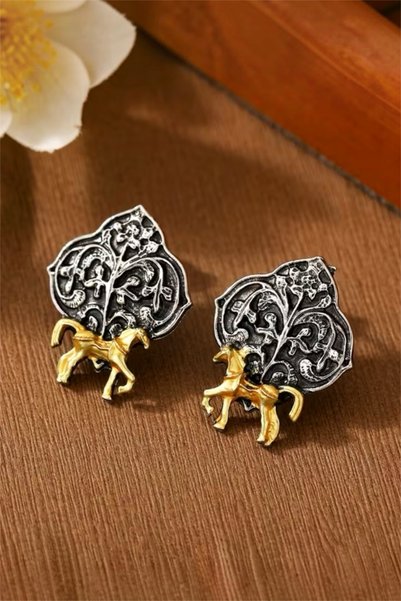 Pinty Design Antique Pattern Horse Figured Women's Design Earrings 3 cm