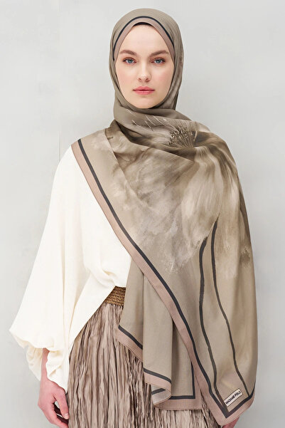 Madame Polo شال كوزموس بنمط تينسل - مينك