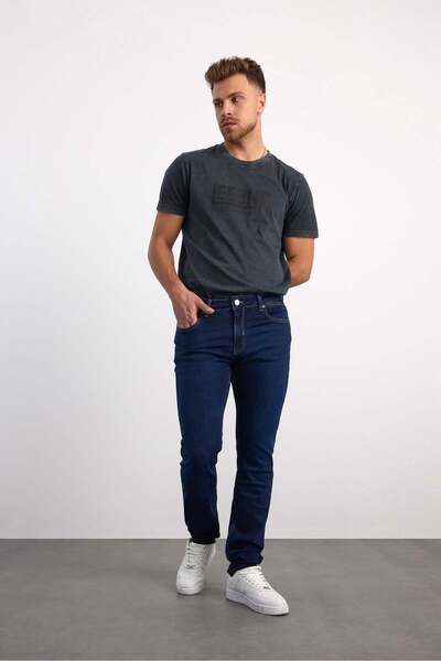 Vigoss Jeans 76083-70077 بنطلون رجالي من الدنيم بقصة مريحة وخصر متوسط وساق ضي...
