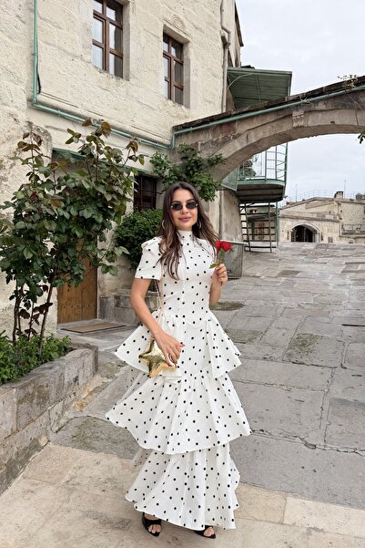 Gizem Ecemiş Lorenzo Kat Kat Puantiyeli Elbise