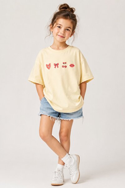 The Champ Clothing تي شيرت بناتي كبير الحجم مطبوع عليه Cherry Kiss باللون الأ...