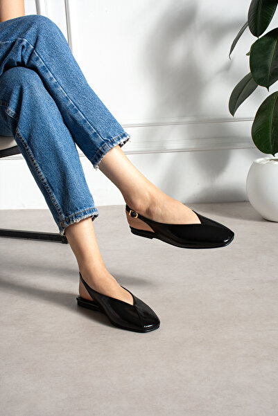LORENN SHOES Dory Black Wrinkled Matte Square Toe Belt Detailed Short Heeled ...