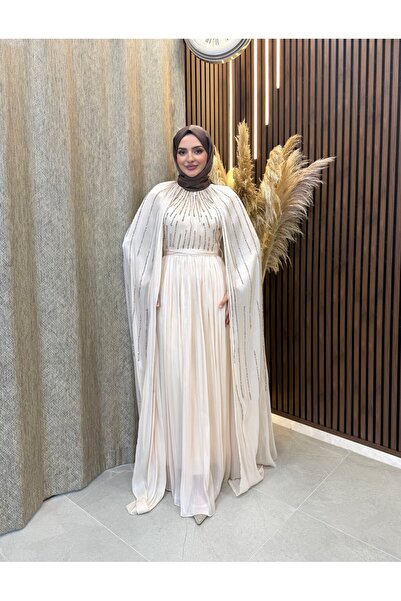 Fashionbox فستان سهرة من زارا بتفاصيل عباءة مطرزة بالحجارة |   بيج