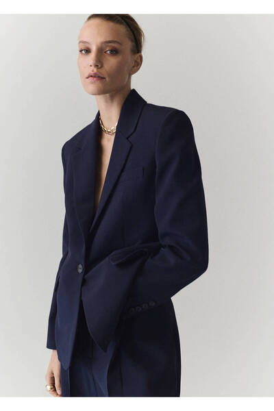 MANGO Woman Kapaklı cepli düz kesim blazer ceket