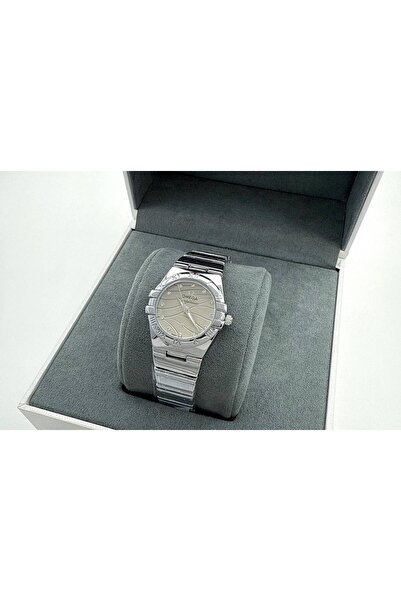 watchee Master quality watch for ladies. (Women)