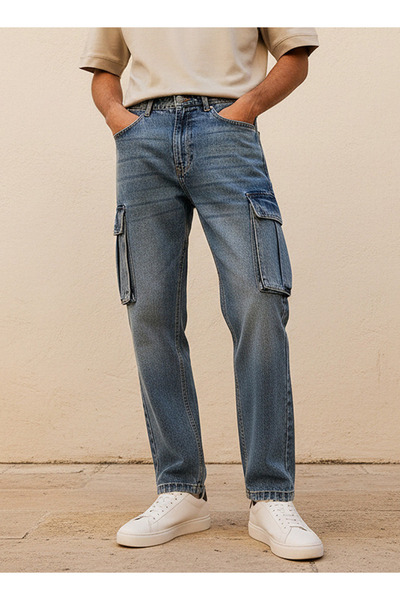 DNM Men Regular Fit Mid-Rise Cargo Jeans
