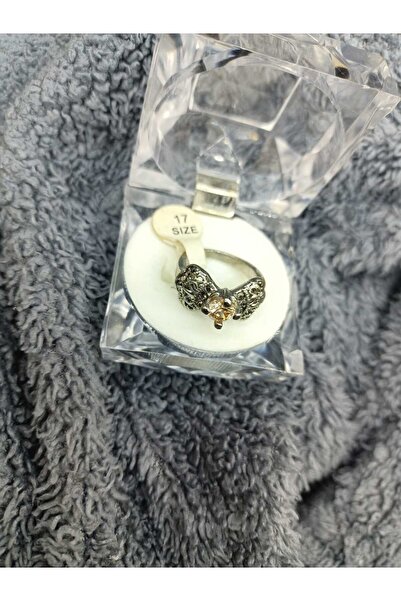QF Shining Stone Stylish Design Ring
