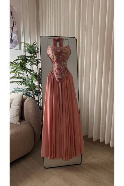 Dubai Elegant Dusty Rose Evening Gown, Featuring Soft Chiffon and Luxurious F...