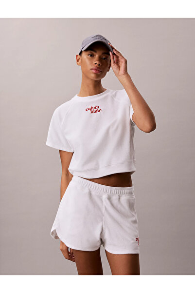 Calvin Klein سويت شيرت نسائي أبيض بشعار العلامة التجارية مناسب للاستخدام اليومي