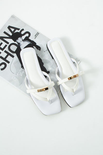 Siena Shoes Ovia Women's Flip-Flop Slippers with Buckle Detail, White