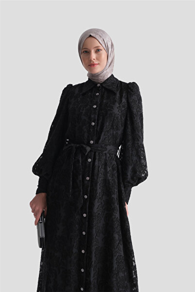 Armine فستان دانتيل أنيق باللون الأسود
