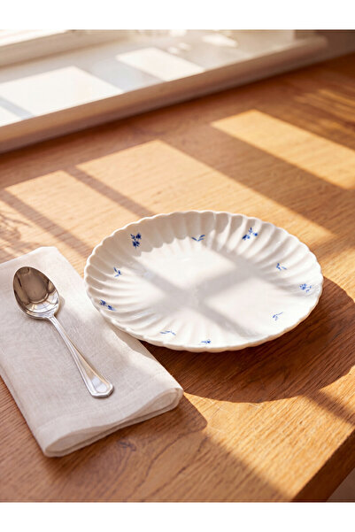 LC Waikiki Rmz Gi̇yi̇m Farkiyla Printed Porcelain Cake Plate