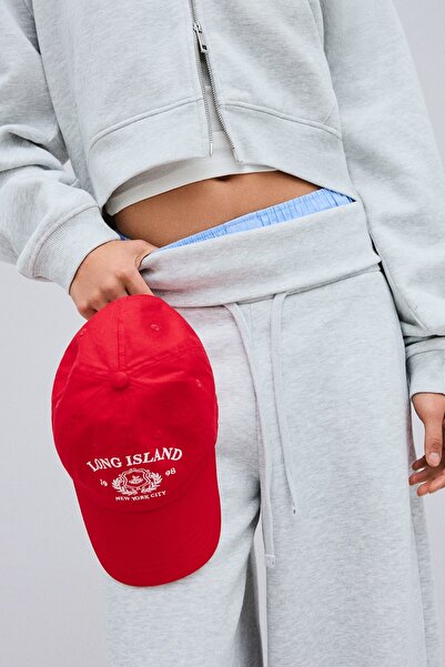 Bershka İşlemeli Şapka