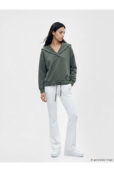 LC Waikiki Nevavm V-Neck Women's Sweatshirt with a Difference