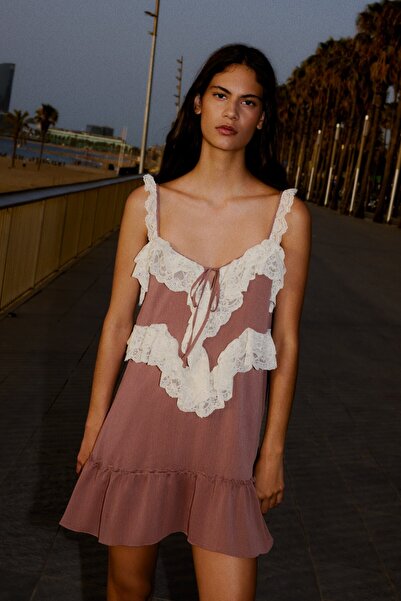 Bershka Dantelli askılı romantik mini elbise