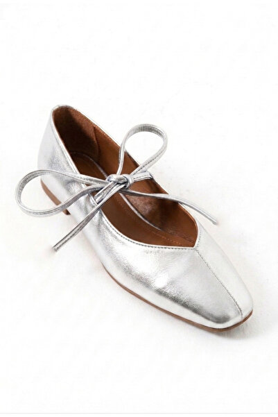 Yula Fashion Shoes Mia Kadın Kapalı Bağcık Detaylı Şık Babet