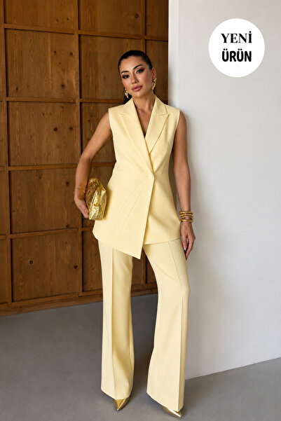 Nadrina Elegant Vest with Front Detail