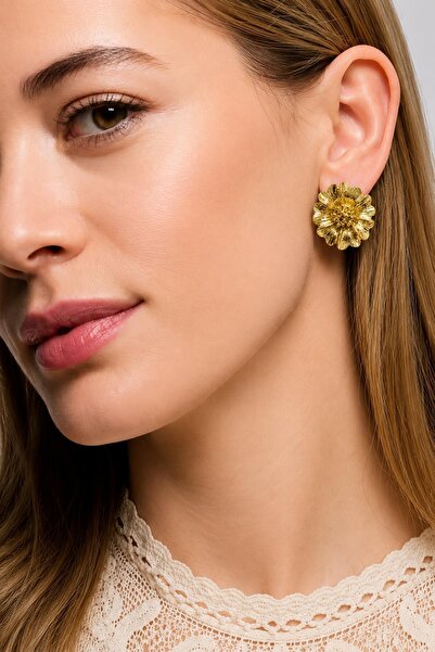 New Obsessions Medium Size Metal Flower Earrings