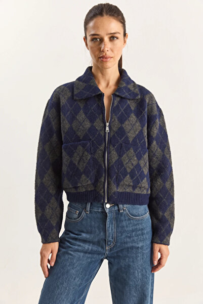 Generic Brand Women's Diamond Patterned Collared Zippered Knitwear Navy Blue ...