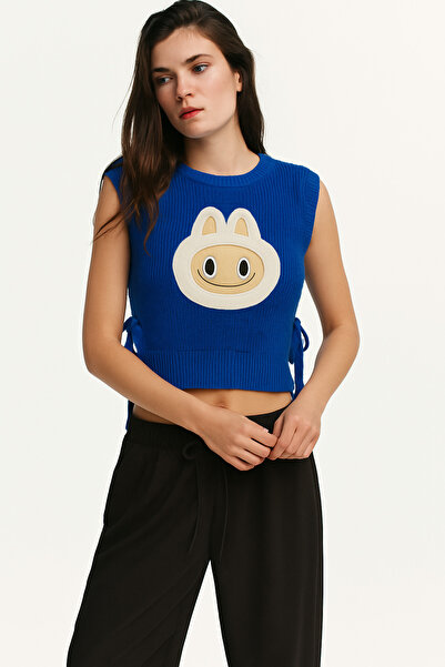 HAKKE Lamb embroidered knit poncho